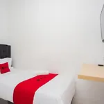 RedDoorz at Jalan Bangau Palembang
