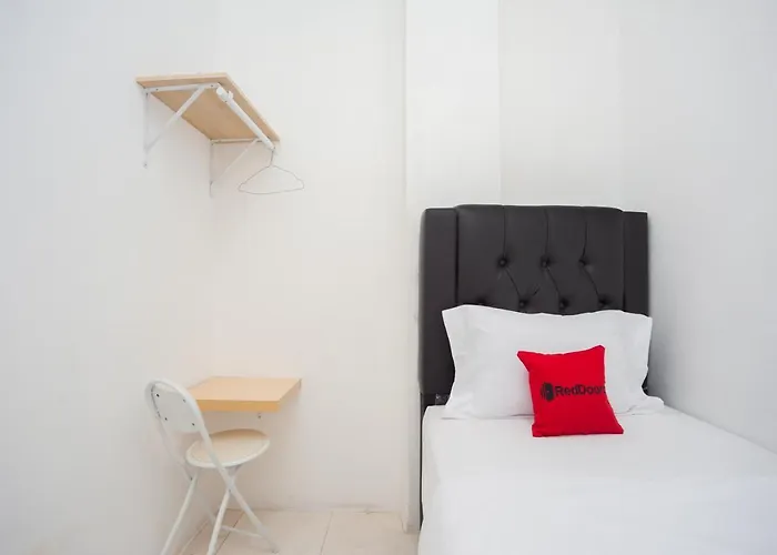 RedDoorz at Jalan Bangau Palembang